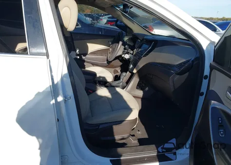 2017 Hyundai Santa Fe Sport 2.4L z USA, uszkodzony, nr VIN 5XYZU3LB2HG415272